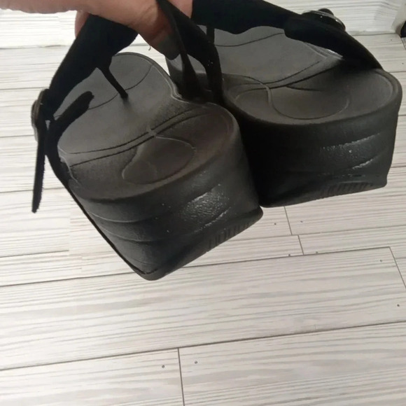 Comfort black sequence tong Sandals women's size 7/8 - Picture 3 of 6